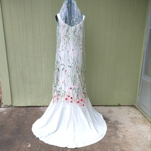 White Embroidered Floral Waltz Veil with Comb